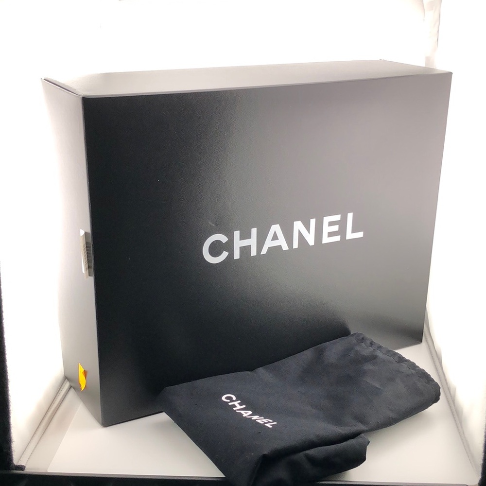 Chanel Black Small Tote Patent Leather Handbag By Karl Lagerfeld - Picture 16 of 17